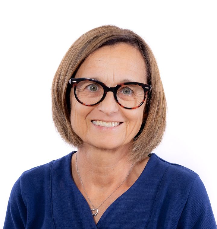 Porträt von Elisabeth Fenz mit Brille